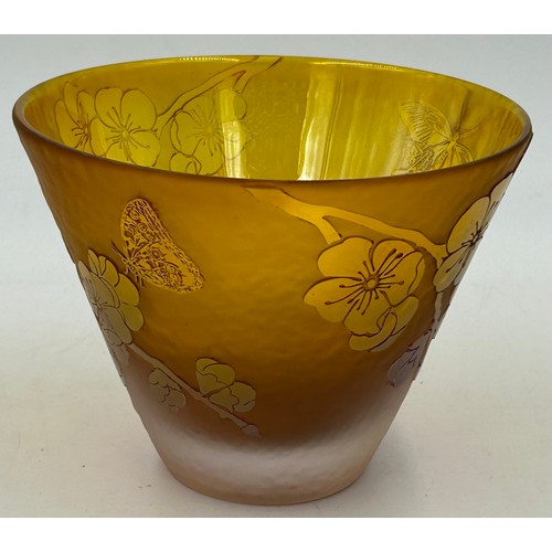 564 - Isle of Wight studio glass by Jonathan Harris to include a Yellow floral/butterfly design bowl 11cm ... 