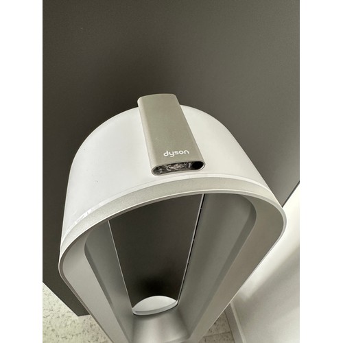 977 - A Dyson Air Multiplier with remote. Serial No: XCT-UK-RMA1573A