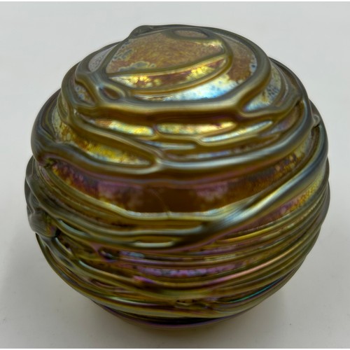 449 - Timothy Harris for Isle of Wight Glass, a collection of glass consisting of: a Night Sea Gold flask ... 