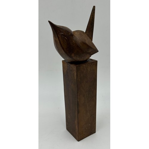 1253 - A Paul Harvey contemporary bird sculpture in mixed metals and resin depicting a Wren on a post 23cm ... 