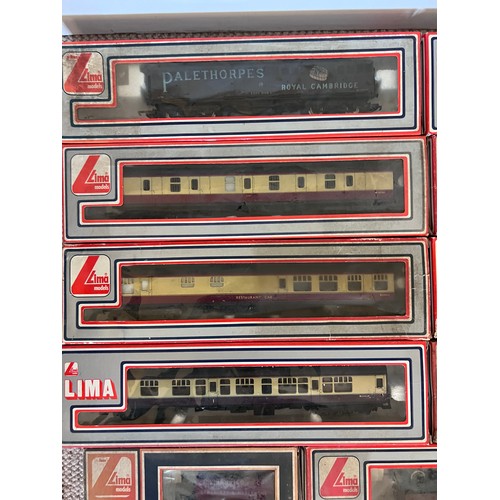 1096 - Boxed LIMA OO/HO Rolling Stock to include 305325W, 305352W, 4 x 305311W, 305344W, 3 x 305612W, 30311... 