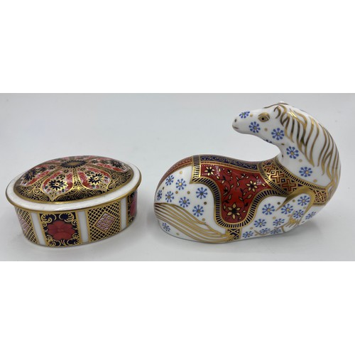 381 - Royal Crown Derby Imari Horse paperweight together with an Imari lidded trinket box, gold stopper. H... 