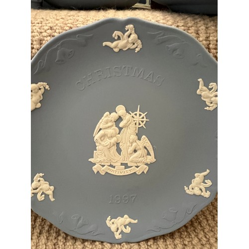 271 - A large quantity of Wedgwood Jasperware to include limited edition 1981 Royal wedding two handled mu... 