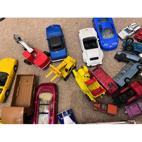 1088 - A large collection of mostly diecast vehicles to include Dinky, Matchbox, Corgi etc together with 2 ... 