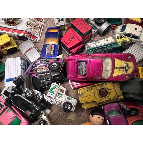 1088 - A large collection of mostly diecast vehicles to include Dinky, Matchbox, Corgi etc together with 2 ... 