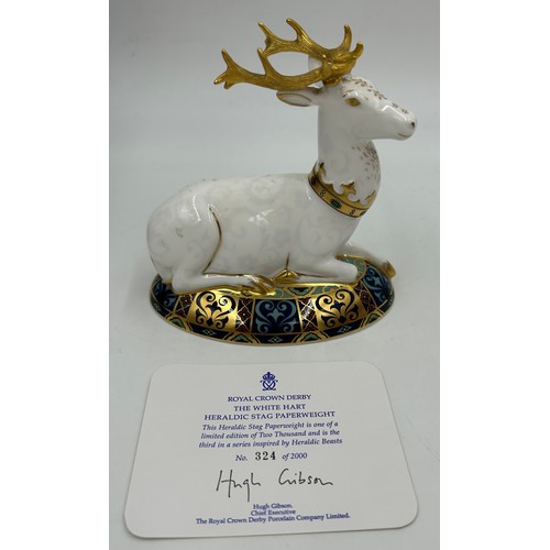 356 - A boxed Royal Crown Derby limited edition White Hart Heraldic Stag paperweight, 324/2000 10cm h, mul... 