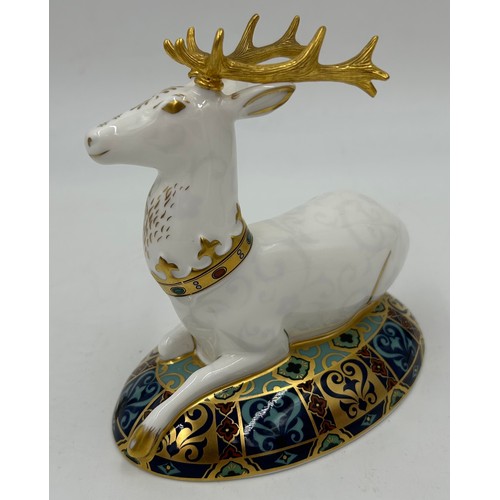 356 - A boxed Royal Crown Derby limited edition White Hart Heraldic Stag paperweight, 324/2000 10cm h, mul... 