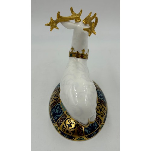 356 - A boxed Royal Crown Derby limited edition White Hart Heraldic Stag paperweight, 324/2000 10cm h, mul... 