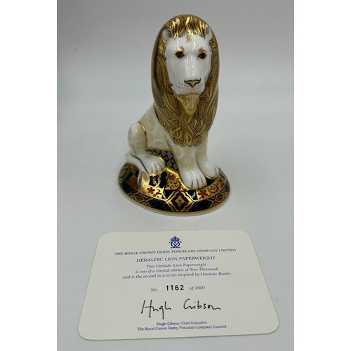 358 - A boxed Royal Crown Derby limited edition Heraldic Lion paperweight, 1162/2000 14.5cm h. Signed to b... 