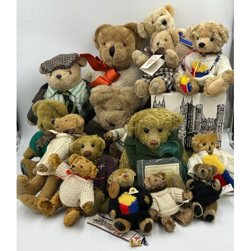 1077 - A selection of Bears to include 'Hooray Henry' the Sloan Bear, 2 x Margie Cooper including Jeffrey 3... 