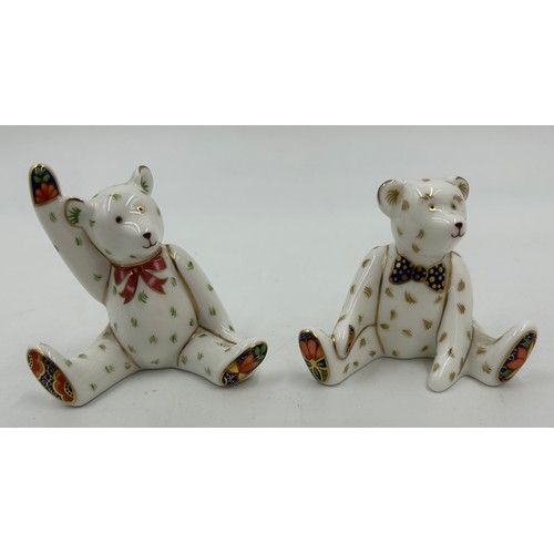 370 - A set of eight Royal Crown Derby paperweights, The Mulberry Hall Shopper Bear, Teddy Bear (Waving), ... 