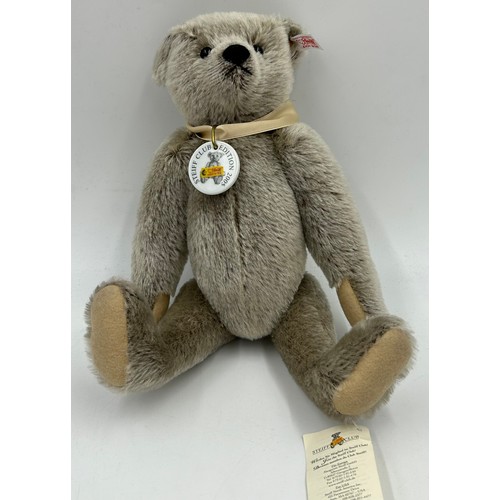 1082 - Richard Steiff Teddy Bear Club Edition 2005 in grey 30cm No. 136 with certificate, Steiff Club Event... 