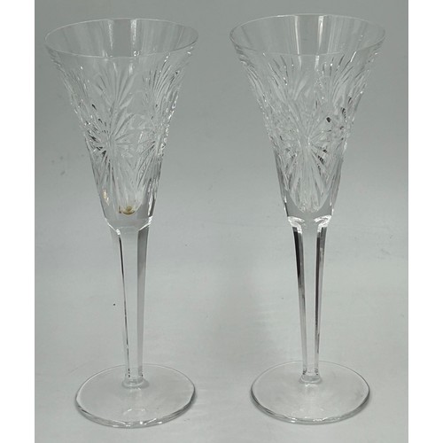 418 - A selection of glass to include two Waterford Toasting Flutes from The Millennium Collection 23.5cm ... 