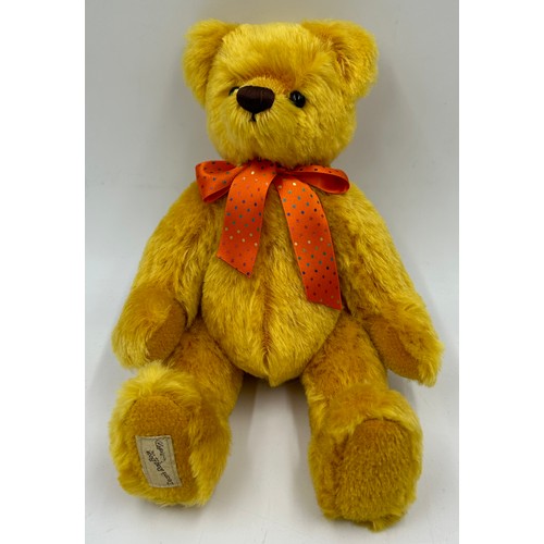 1070 - A Collection of Dean's Rag Book Bears to include '2004 Gold Member Bear' boxed, 'Herbert' No.923, 'H... 