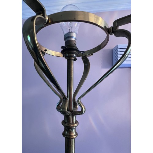 1020 - Art Nouveau telescopic brass standard lamp. 197cm to top of fitting extended.