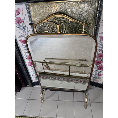 965 - Brass fender, 126cm x 38cm internal, mirrored fire guard 76cm h x 42cm w, fire irons to include poke... 