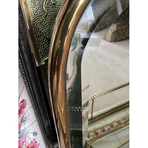 965 - Brass fender, 126cm x 38cm internal, mirrored fire guard 76cm h x 42cm w, fire irons to include poke... 