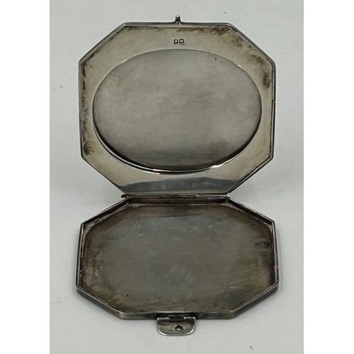 810 - Hallmarked silver to include : two shell shaped dishes on three ball feet, Birmingham 1902 by Atkin ... 