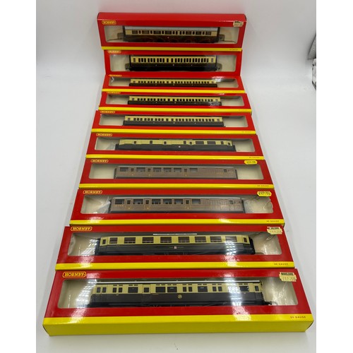 1124 - Ten Hornby 00 gauge Pullman Coaches to include R4186, R4065B, R4026, R4139A, R4063B x 2, R4198 x 4. ... 