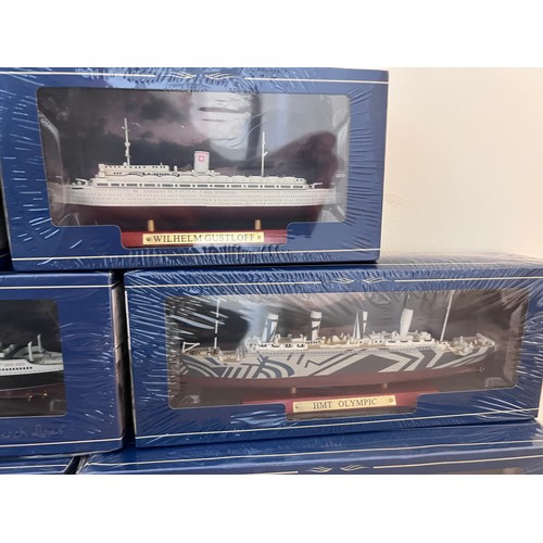 1132 - Boxed Atlas Editions ship models to include France, SS United States, Normandie, RMS Queen Mary, HMH... 