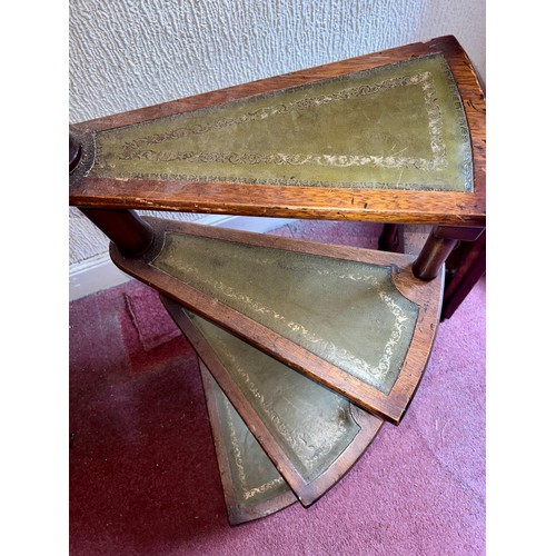 92 - Mahogany library steps with tooled leather treads, 20thC.