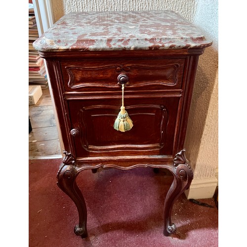 68 - An early 20thC French bedside cupboard with marble top. 81cm h x 43cm w x 43cm d.