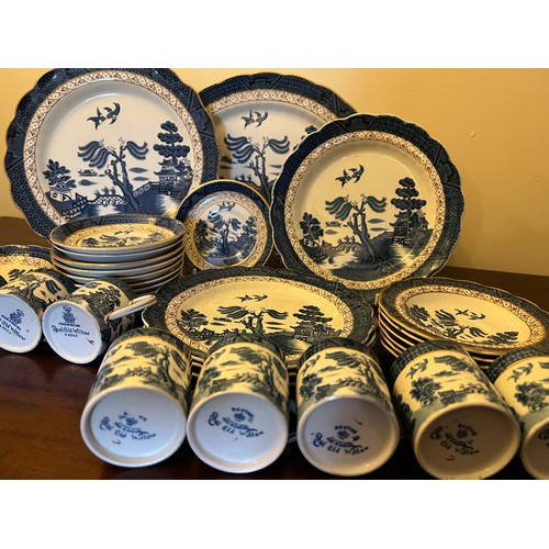 253 - A quantity of Booths Real Olde Willow to include oval plate, dinner plate, 4 side plates, 6 deep sau... 