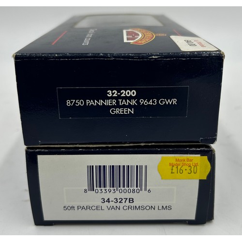 1147 - A boxed Bachmann 32-200 8570 Pannier Tank 9643 GWR Green together with rolling stock, 34-327B 50ft P... 