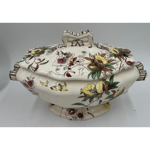 242 - Various ceramics to include a Sylvac petal dish 27cm d, a Doulton's  Pomegranate Burslem lidded ture... 