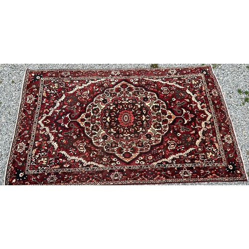 1224 - A contemporary Bakhtiari hand knotted carpet from Persia/Iran with wool pile and cotton warp. Approx... 