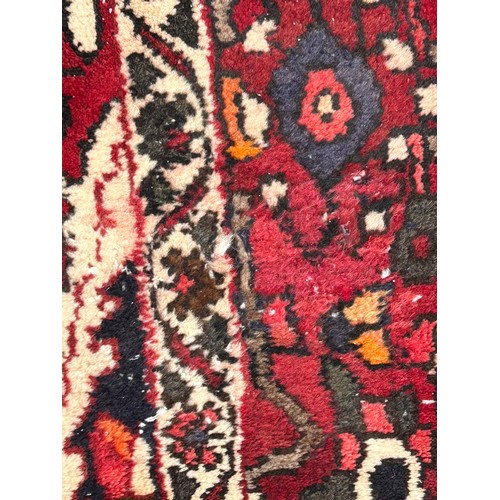 1224 - A contemporary Bakhtiari hand knotted carpet from Persia/Iran with wool pile and cotton warp. Approx... 