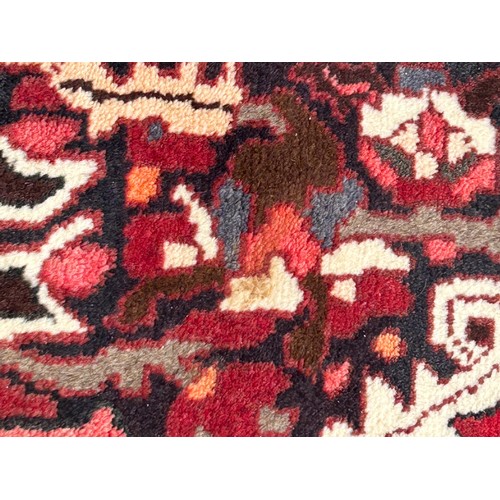 1224 - A contemporary Bakhtiari hand knotted carpet from Persia/Iran with wool pile and cotton warp. Approx... 