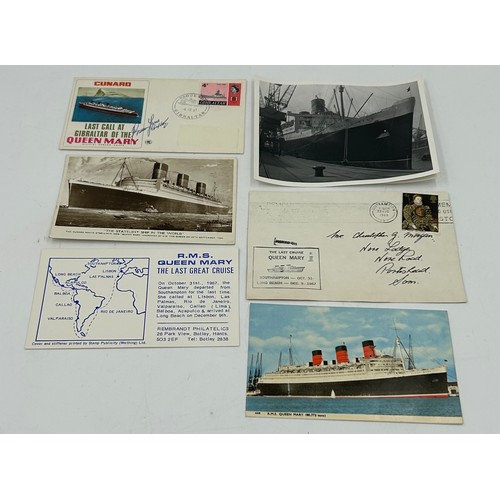 910 - R.M.S. Queen Mary related memorabilia: 2 x metal ashtrays, 2 x postcards, 2 x photos, a commemorativ... 