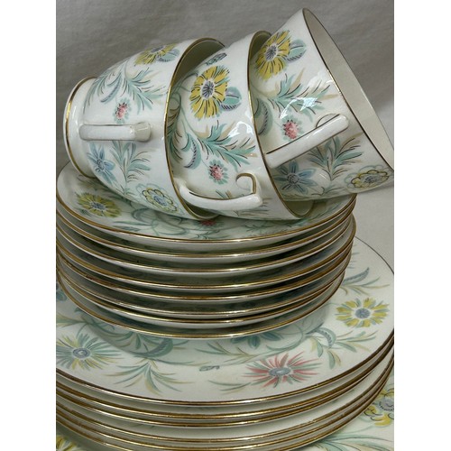 219 - Minton Vanessa pattern part service, to include 6 x dinner plates, 2 x plates 22cm d, 6 x plates 19.... 