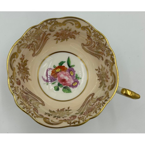 219 - Minton Vanessa pattern part service, to include 6 x dinner plates, 2 x plates 22cm d, 6 x plates 19.... 