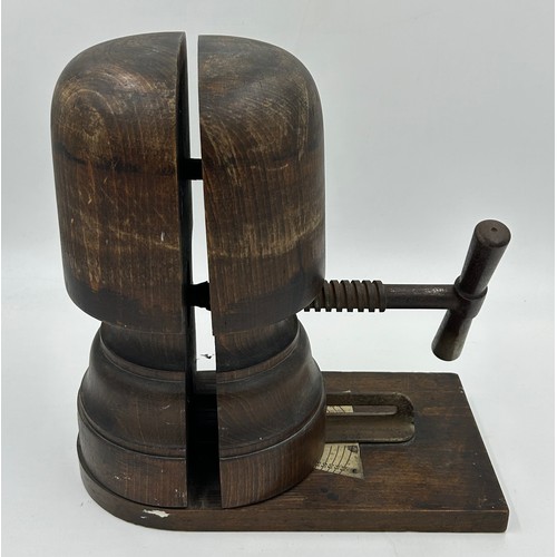 887 - A late 19thC wooden hat stretcher with metal turning handle and measurement plate, approx. 33cm h, t... 