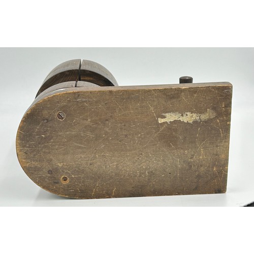 887 - A late 19thC wooden hat stretcher with metal turning handle and measurement plate, approx. 33cm h, t... 