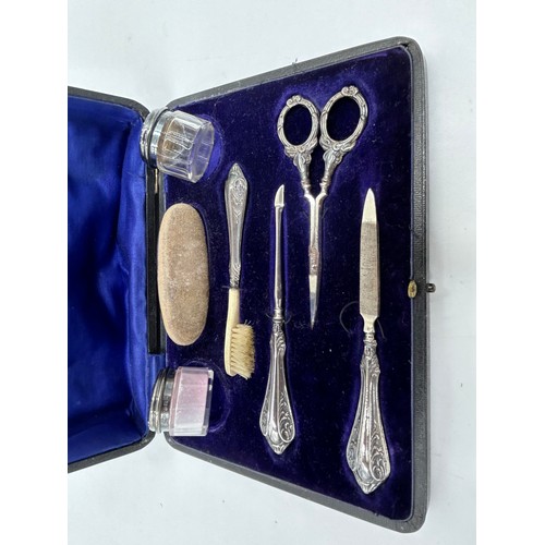 767 - Hallmarked silver to include a boxed manicure set Birmingham 1907 maker William Vale & Sons, a boxed... 