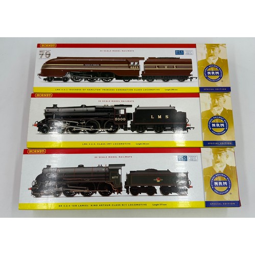 1174 - Hornby National Railway Museum Collection to include: R2638 BR 4-6-0 Class N15 '30777 Sir Lamiel', R... 