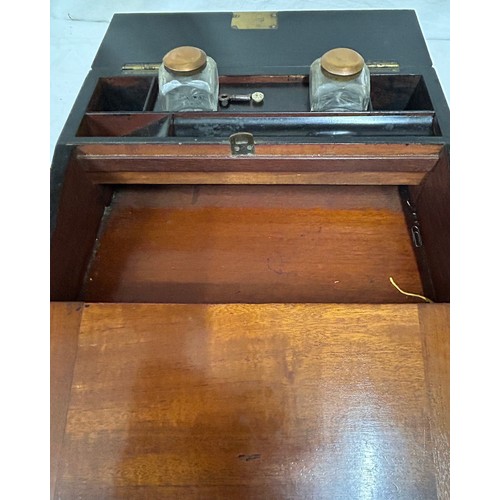 949 - A Tunbridge ware inlaid walnut writing slope with Mother Of Pearl decoration, fitted interior to inc... 