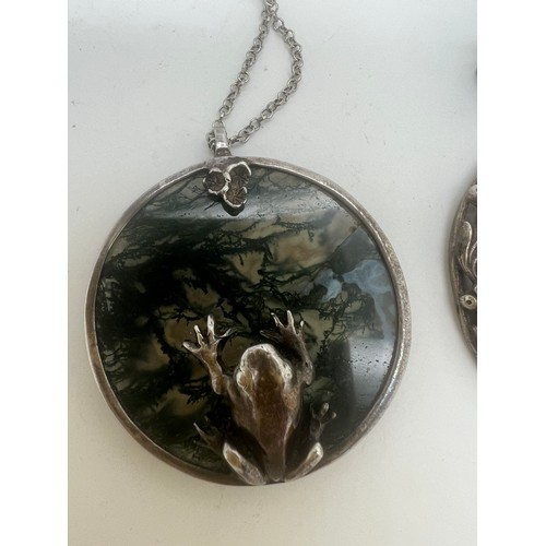 633 - Two silver mounted pendants, Norman Grant moss agate with frog Edinburgh 1977 4cm x 4cm and Blue Joh... 