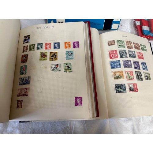 739 - World stamps in 4 x 'Senator' Stanley Gibbons albums plus more smaller albums and Stanley Gibbons Si... 