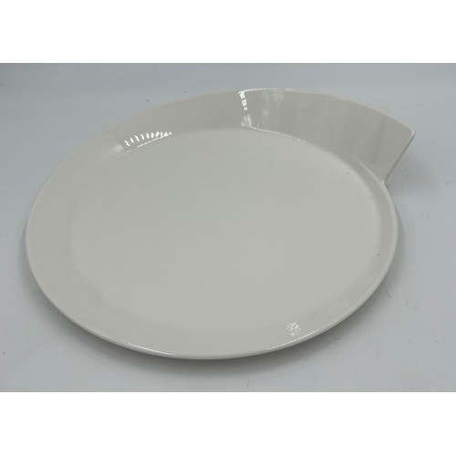 200 - Villeroy and Boch part dinner service in the 'New Wave' pattern to include: a large bowl 34cm d, 2 x... 