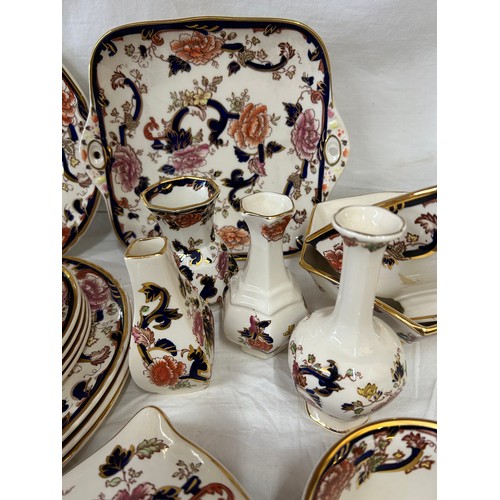 201 - A large collection of Mason Mandalay pattern ware comprising: teapot 17cm h, 2 x square lidded pots,... 