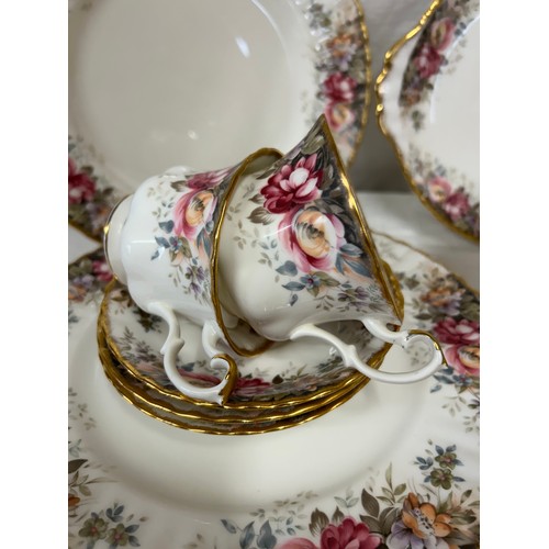 180 - Royal Albert in the Autumn Roses pattern comprising 6 x dinner plates 26cm d, 13 x medium plates 21c... 