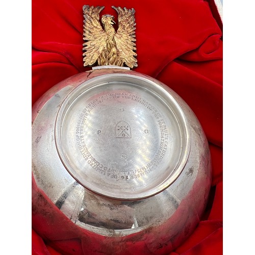 794 - A limited edition Aurum hallmarked silver dish, St Paul’s Cathedral London 1975. Weight 246gm. In or... 