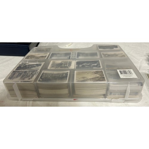 405 - A large collection of Cigarette Cards and Tea cards in excess of 9,000 to include 5 x albums with co... 