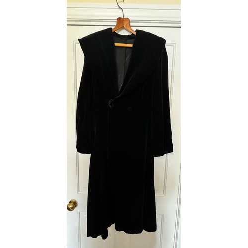 872 - Vintage costume to include a black beaded woollen coat, circa 1940's, a black velvet coat and a blac... 