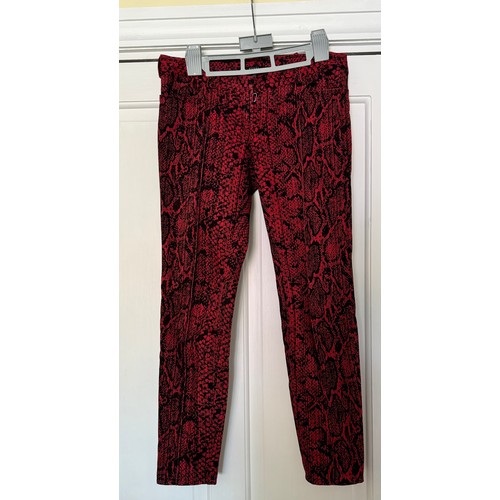 881 - Red Gucci jeans size XS, and red leather Gucci belt size 70 together with a DéjàVu jacket size small... 