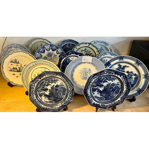 170 - Fourteen various 19thC blue and white plates.